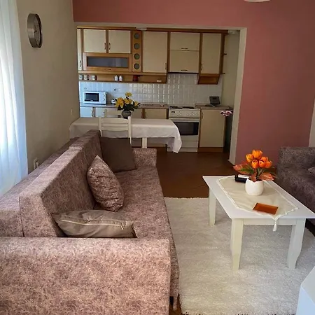 Apartament Sajmiri