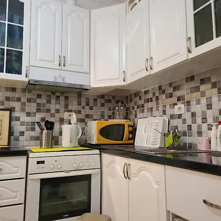 Apartament Sajmiri *